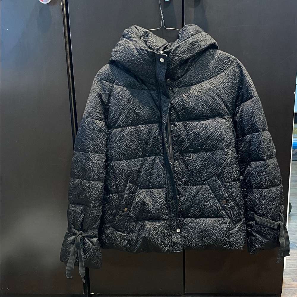 ZARA Quilted Puffer Jacket with Hood - Black size Large.